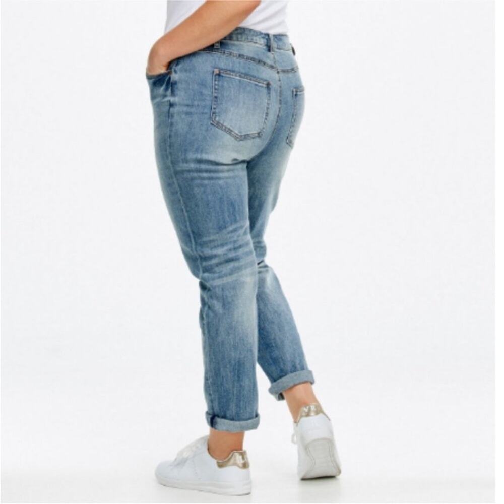 Ellos Boyfriend Jeans Light Stonewash Size 24